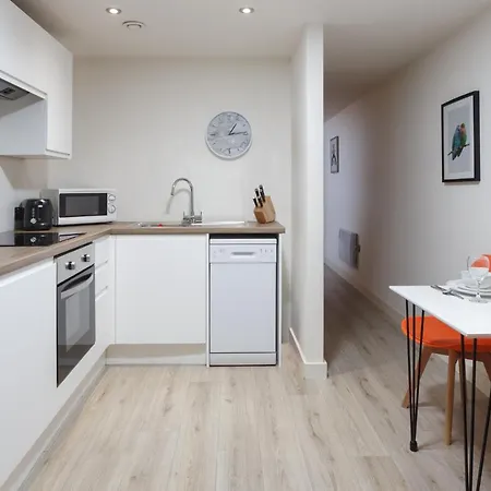 Conditioning House - One Bed Apartment Bradford (West Yorkshire)