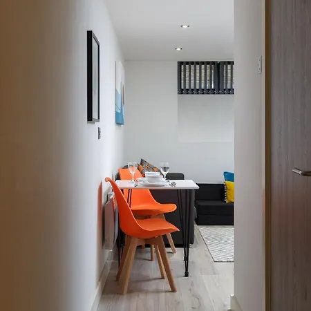 Conditioning House - One Bed